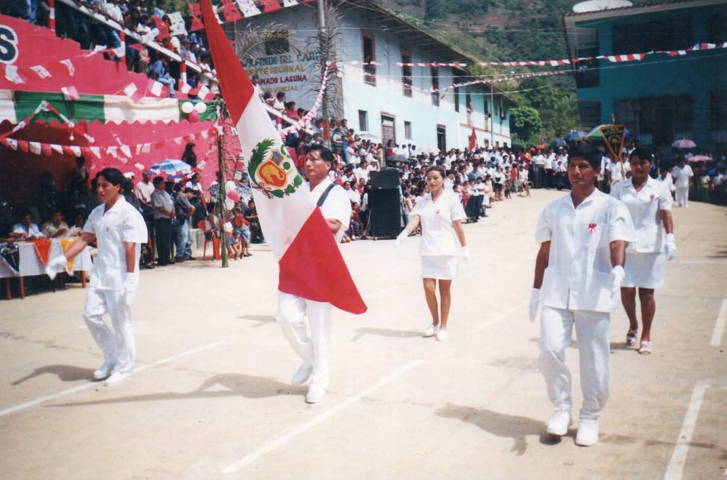 1999/2000 - Funcionamiento Municipal y Primer Director)