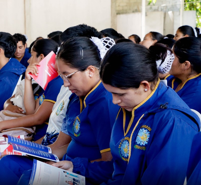 Estudiantes del IESTP MARIANO BONIN